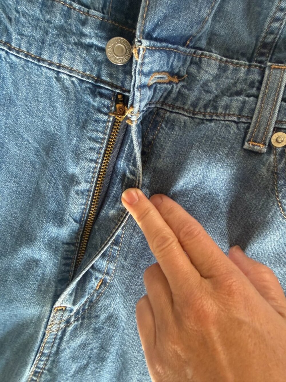 Levi’s Women’s Blue Denim Jean Jumper –Small- Super cute Levi’s Denim Romper! - Picture 4 of 4